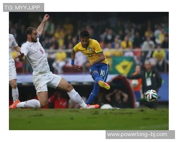 足球明星在比赛中精彩射门瞬间的震撼场景与激情时刻的完美捕捉