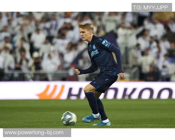 足球明星勇闯极限运动挑战赛展现惊人实力与团队合作精神